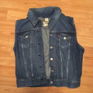 nwot Levi’s denim jean vest/ jacket